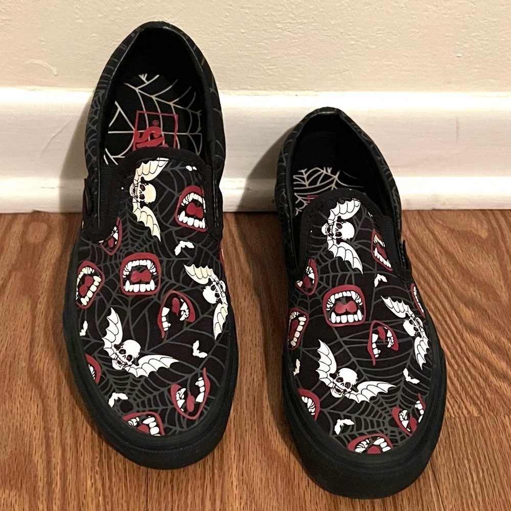 Vans Glow Frights Classic Slip-On Black Canvas women 7 men 5.5